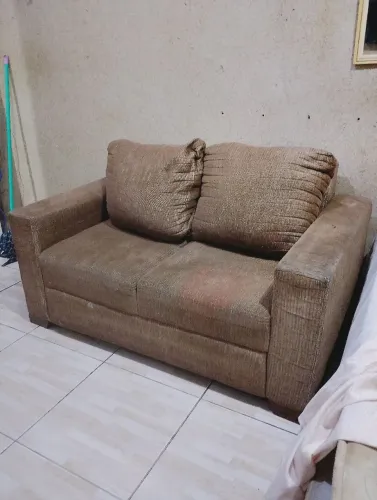 Sofá dois lugares Marrom