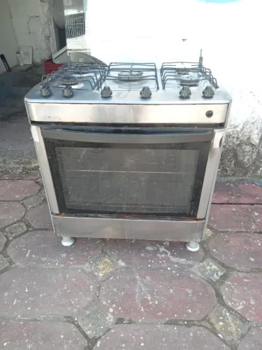 VENDO.UM FOGAO 5 BOCAS FUNCIONANDO