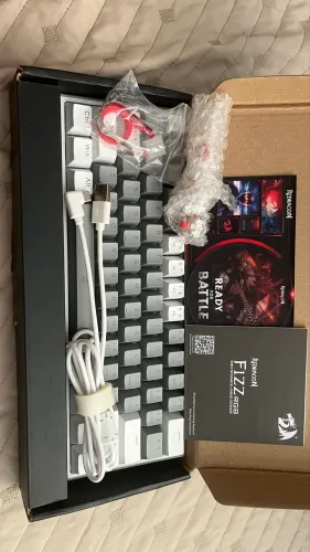 Teclado Mecânico Gamer Compacto Redragon Fizz Lunar Dusk Cinza e Branco RGB 