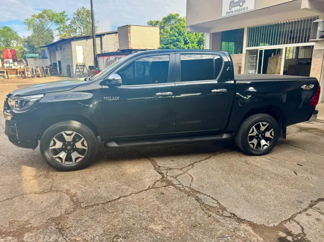 Toyota Hilux CD SRX 4X4 2.8 TDI 16V Diesel Aut. 2020