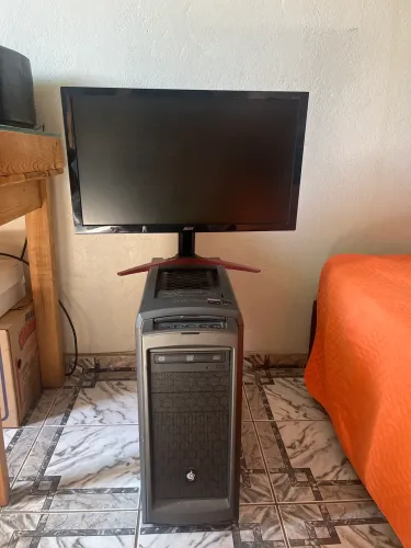 PC COM MONITOR