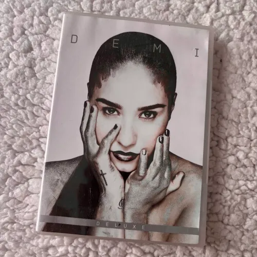 Demi Lovato - DEMI Deluxe (CD + DVD)
