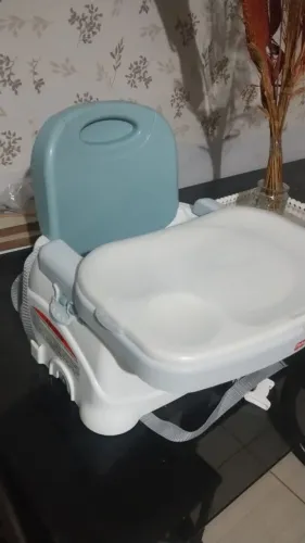 Vendo essa cadeirinha de alimentação nova