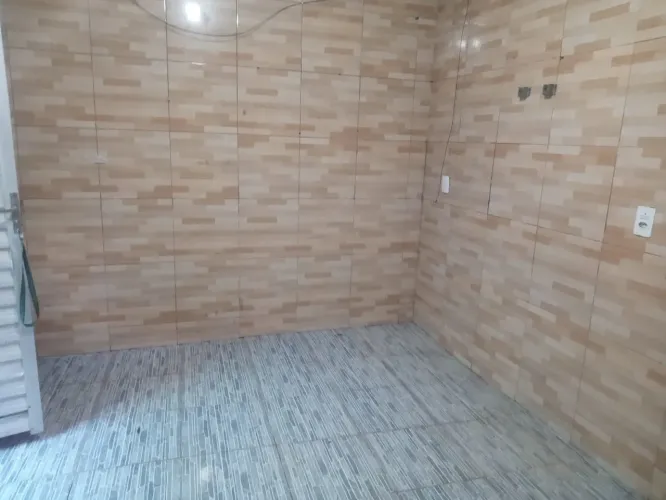 Alugo casa em cavaleiro com água e luz