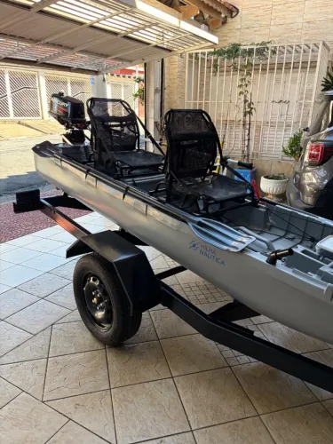 Caiaque Ark 1290, Motor MERCURY 5HP e Carreta