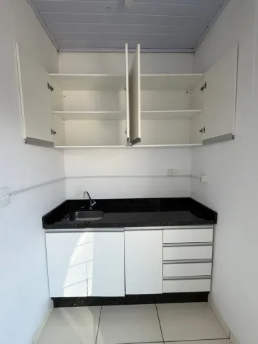 Cozinha montada com pedra - CENTRO TIJUCAS -SC