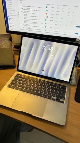 MacBook Pro M1 8/256 13? Silver