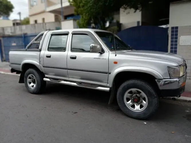 Toyota Hilux CD SR 4X4 3.0 8V 90cv Diesel 2002