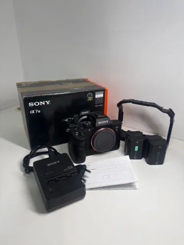 KIT Sony A7III + Cage + 50mm + 24mm