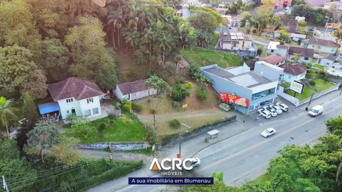 ACRC Imóveis - TE01277 - Terreno com um total de 1.260m² a Venda no Bairro Escola Agrícola