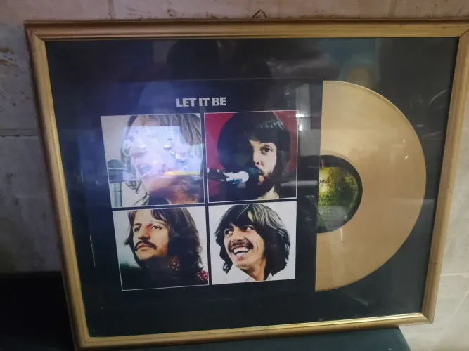 Quadro Vinil de ouro  BEATLES  LET IT BE, 