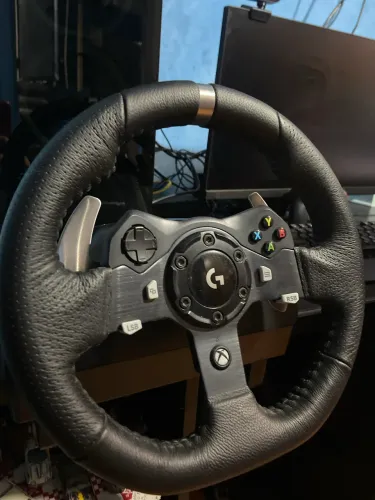 Vendo volante gamer logitch 