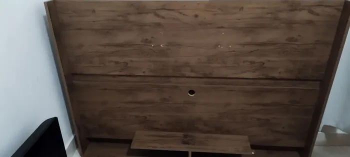 Painel para TV de 50 polegadas a madeirado em ótimo estado, 150,00, aceito proposta.