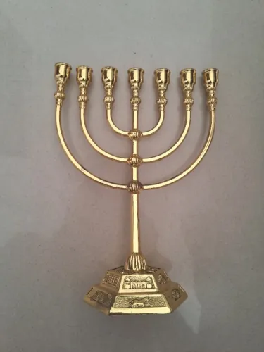 Menorá (Menorah) Dourada tamanho médio - Linda Peça Decorativa