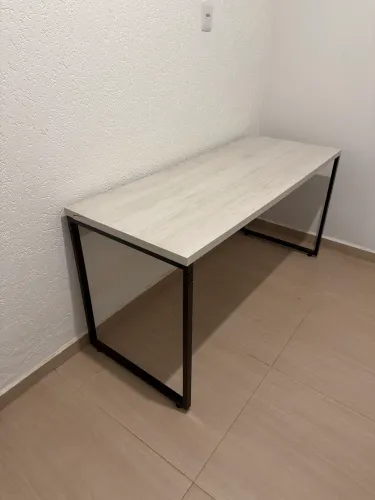 Escrivaninha industrial branca 1.50x60cm