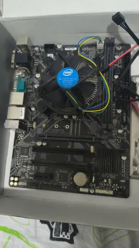 Processador Intel i5 9400f + placa mãe gigabyte h310m