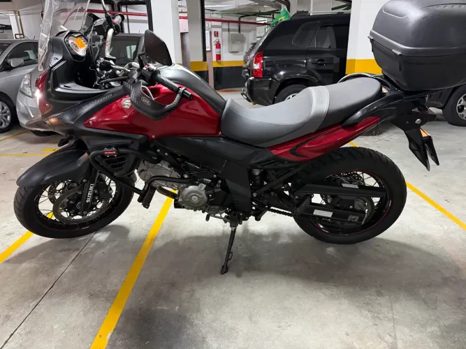 Suzuki Vstron 650xt