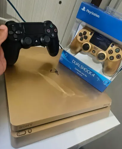 PS4 Gold 1TB 
