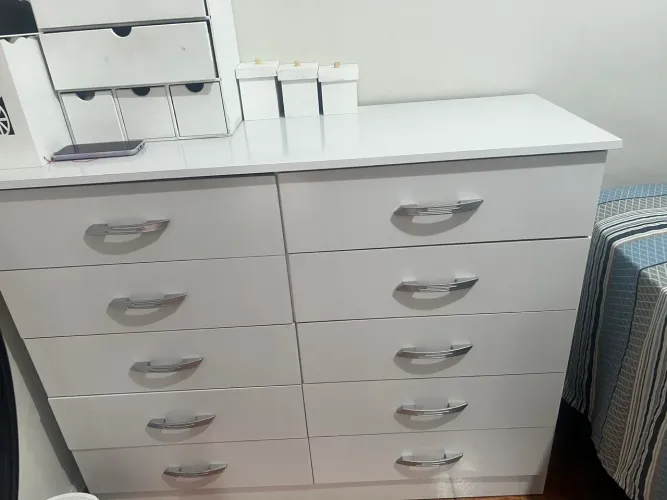 Vendo cômoda em perfeito estado ,dois meses de uso !