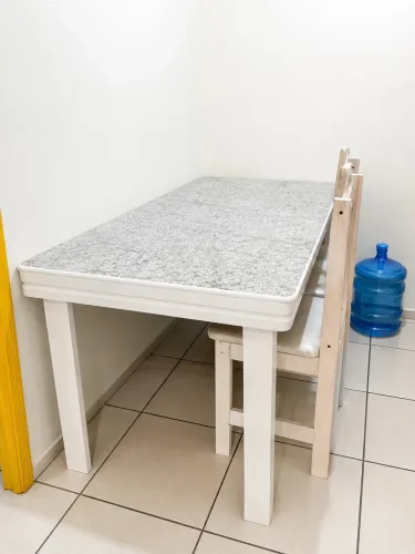 Mesa com 4 cadeiras