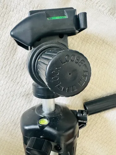 Tripé Studio Systems W-360 - regulável e resistente