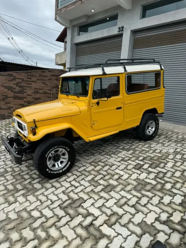 Toyota Band.Jipe Cap.de Aço Chas. Longo Diesel 1989