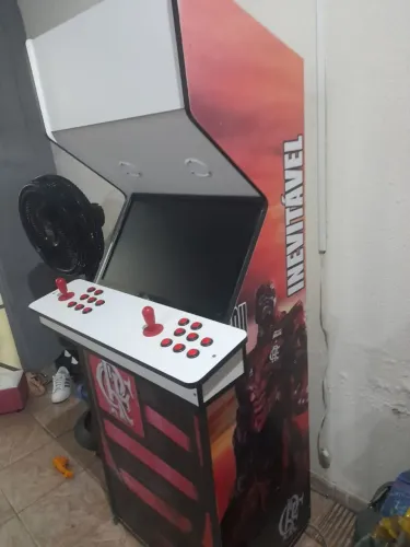 Fliperama em excelente estado!