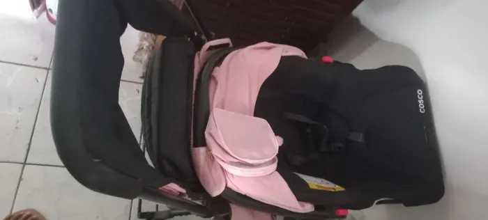 Carrinho de bebê Cosco 