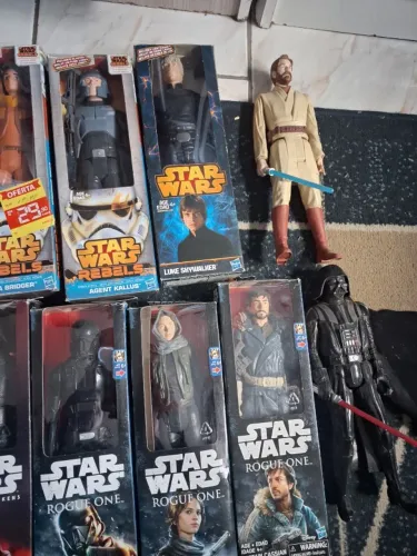 Lote Star Wars com 17 peças - Hasbro / Disney