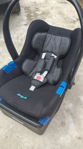 Bebê conforto / Carro