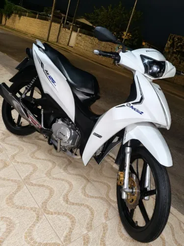 Aveloz Az 125 c modelo 2025