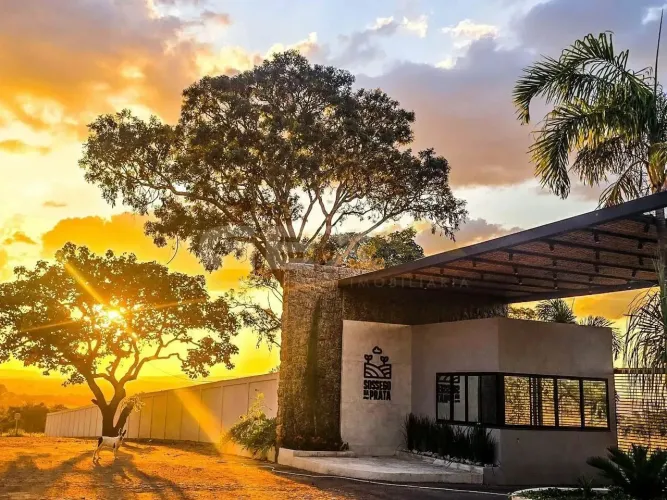 Terreno à venda em Condomínio em São Gonçalo.