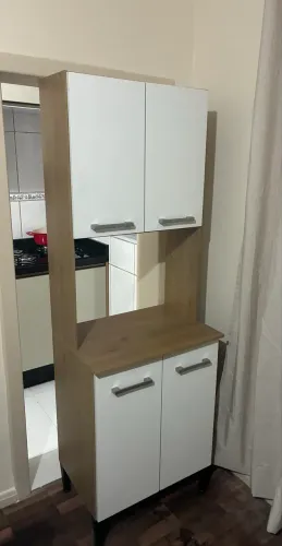 Armário de cozinha em excelente estado