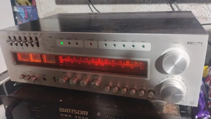 AMPLIFICADOR RECEIVER PHILIPS ? MODELO 749 ? ANO 1979 ? À VENDA!