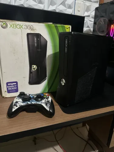 Xbox 360 destravado 320GB com caixa