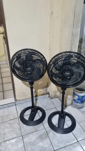 DOIS VENTILADORES COLUNA BRITÂNIA DE 40CM