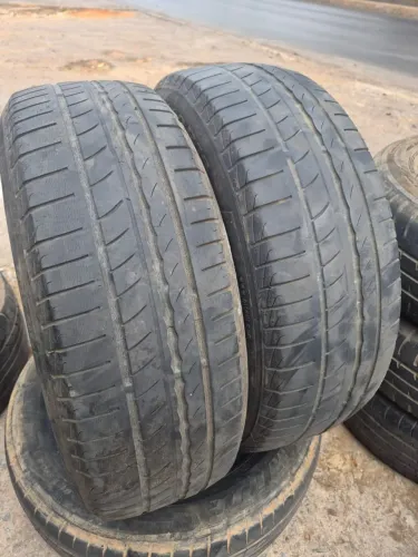 Par de pneus 185/60/15 Pirelli