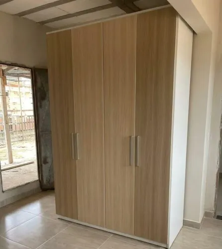 Guarda roupa em MDF.