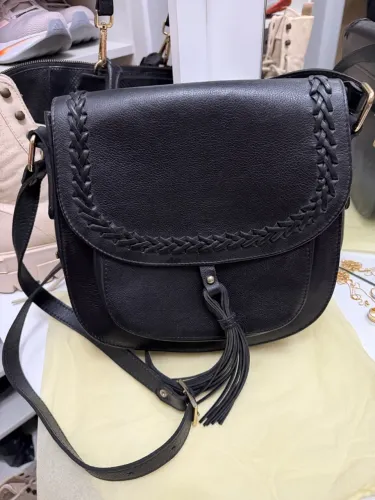 Bolsa Média Couro Legítimo Poucelle