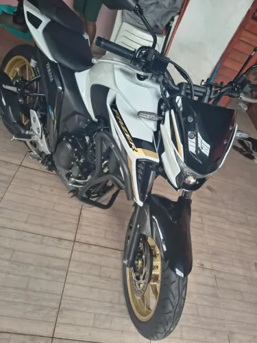 - FZ 250 EXTRA- AINDA NA GARANTIA! 