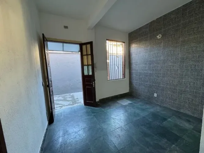 Alugo casa no Itamarati com 2 quartos - cod CA 92048