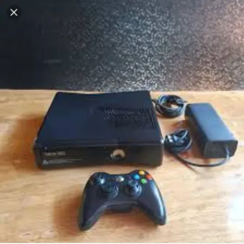 Vendo Xbox 360 Slim com fonte original