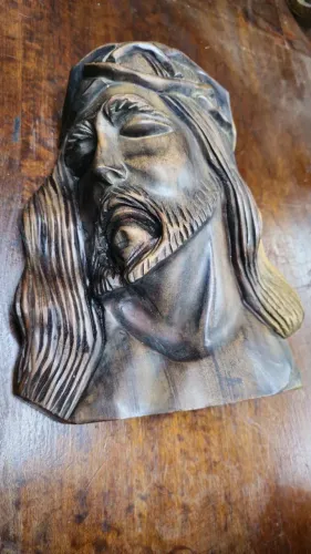Escultura de Jesus Cristo em Madeira - Arte Sacra Rústica para Parede