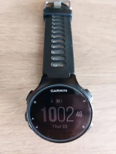 Garmin Forerunner 735XT usado