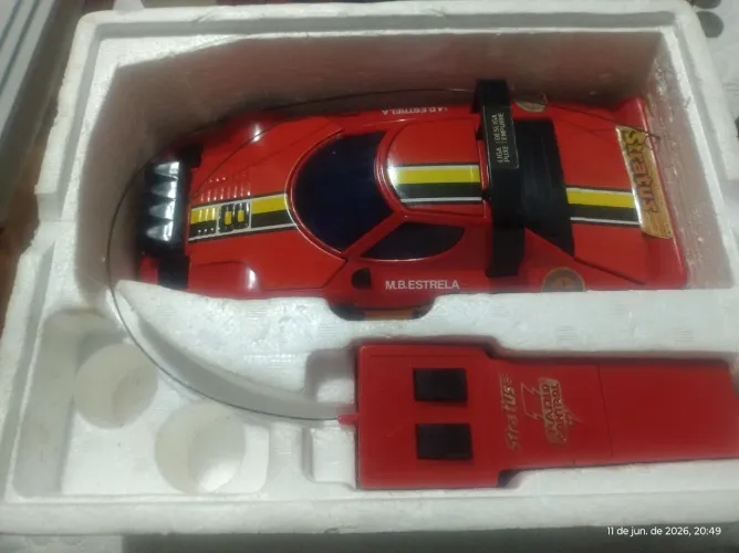 Stratus Carrinho de Controle Remoto Anos 80