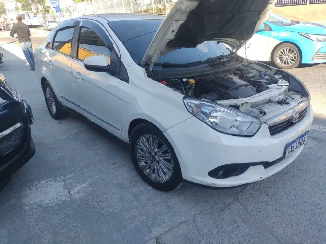 Fiat Grand Siena Essence 1.6 Flex 16V 2016