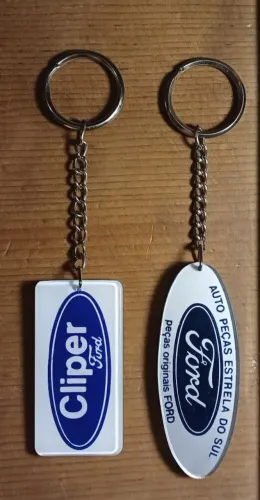 Lote 2 antigos chaveiros Ford