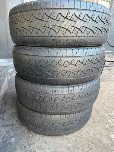 04 Pneus Pirelli Aro 18 Scorpion HT 225/60R18 104H, 60% vida útil