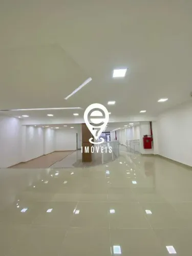 Salão comercial para locação em Cambuci, 404m²