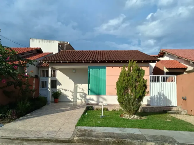 Casa em Codomínio Fechado - Lírio do  Vale